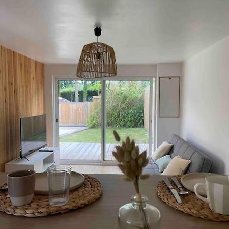 Вилла Maisonnette Avec Jardin A Арес Экстерьер фото